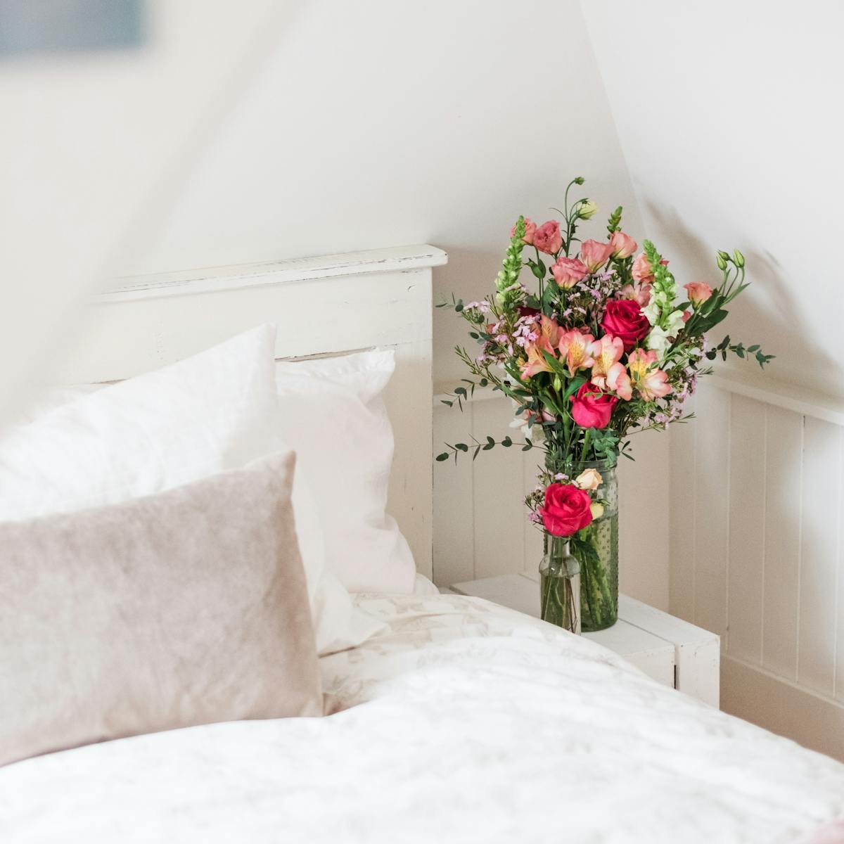 3 Reasons to Keep Flowers in Your Home