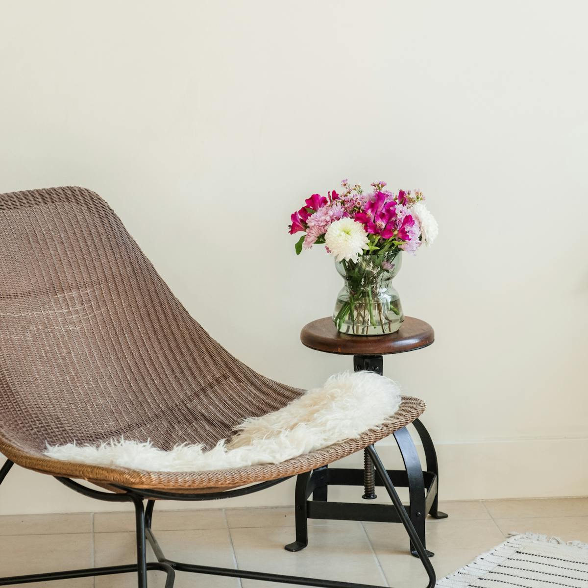3 Reasons to Keep Flowers in Your Home